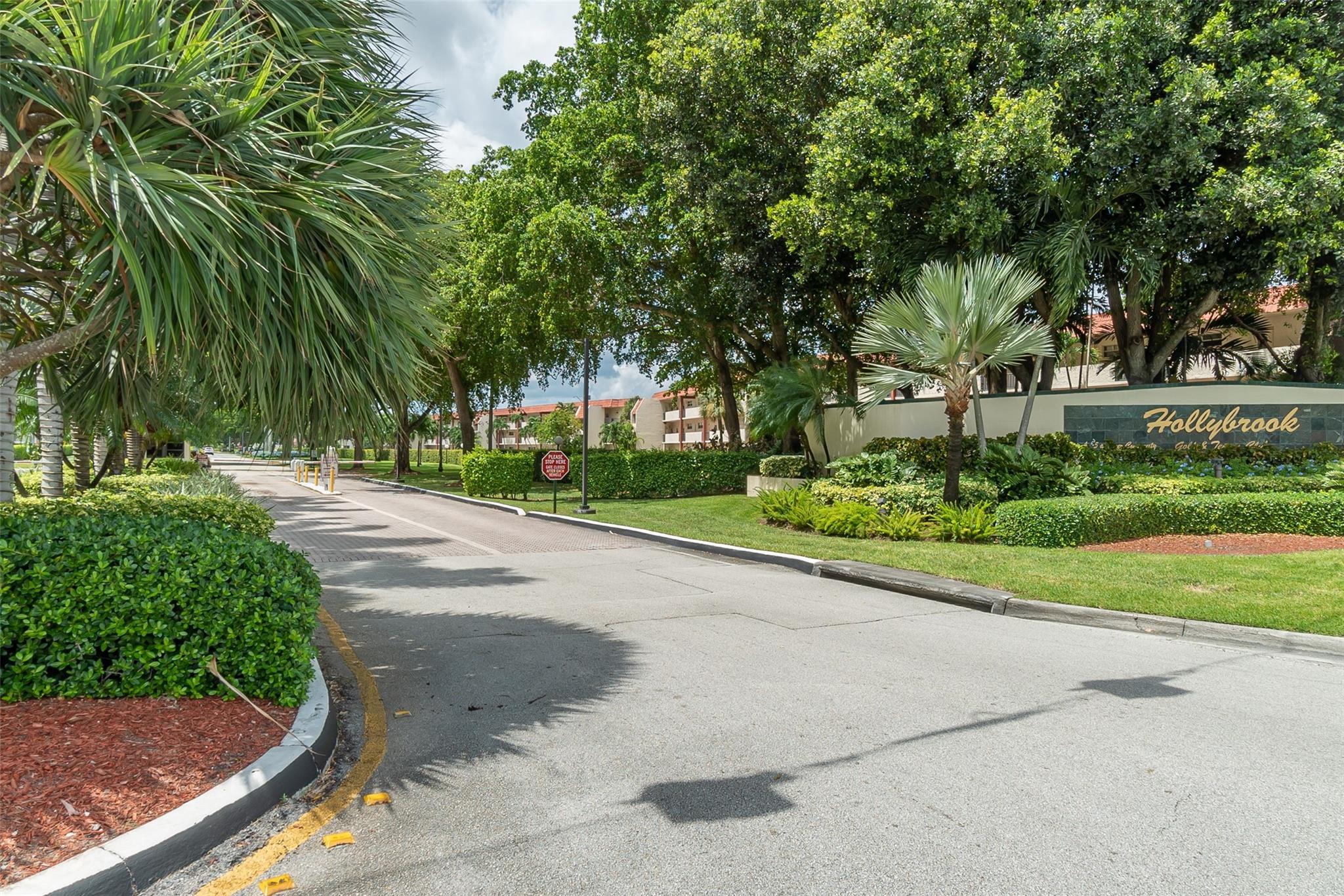 Photo for 411 S Hollybrook Drive, 109, Pembroke Pines, FL 33025 - Listing #FX-10519648 411 S Hollybrook Drive, 109, Pembroke Pines, FL 33025