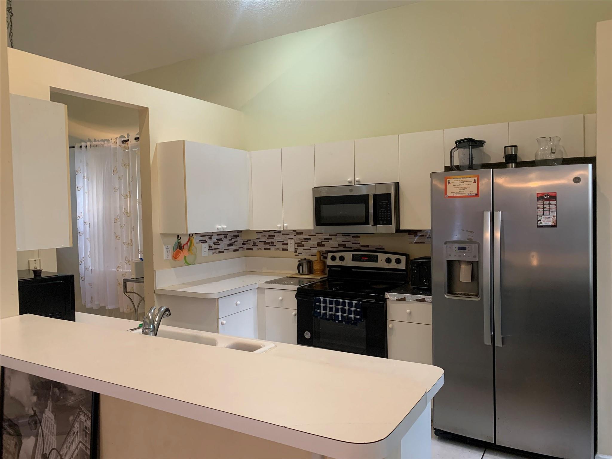 320 NW 115th Way, Coral Springs, FL 33071