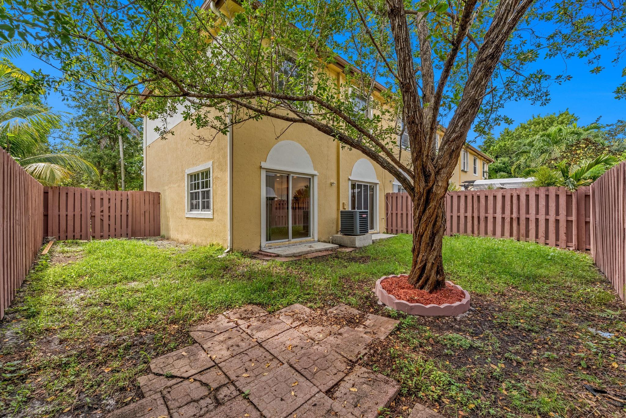 Photo for 14075 SW 50th Lane, 14075, Miramar, FL 33027 - Listing #FX-10526711 14075 SW 50th Lane, 14075, Miramar, FL 33027