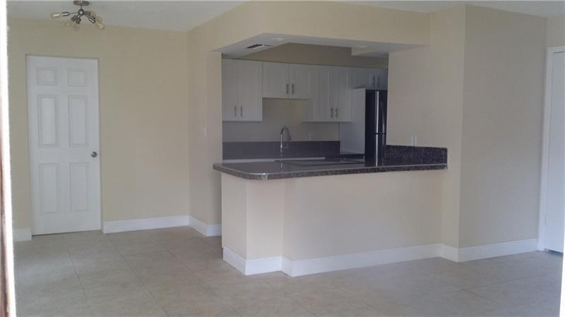 8877 NW 28th Drive 3, Coral Springs, FL 33065