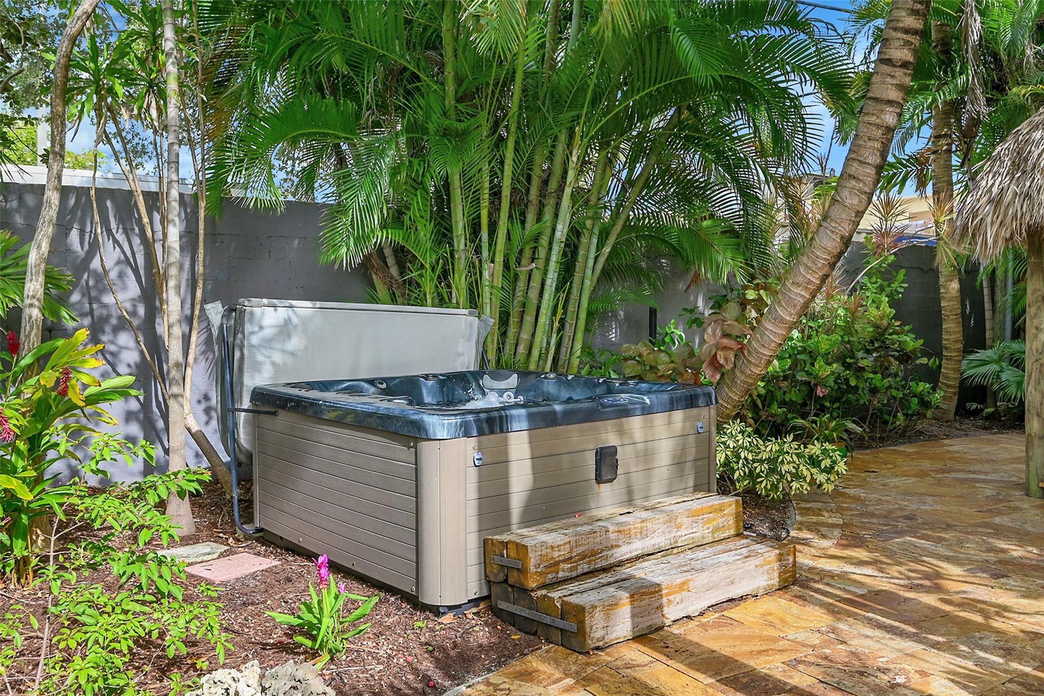 Photo for 2716 NE 10th Terrace, Wilton Manors, FL 33334 - Listing #FX-10518956 2716 NE 10th Terrace, Wilton Manors, FL 33334