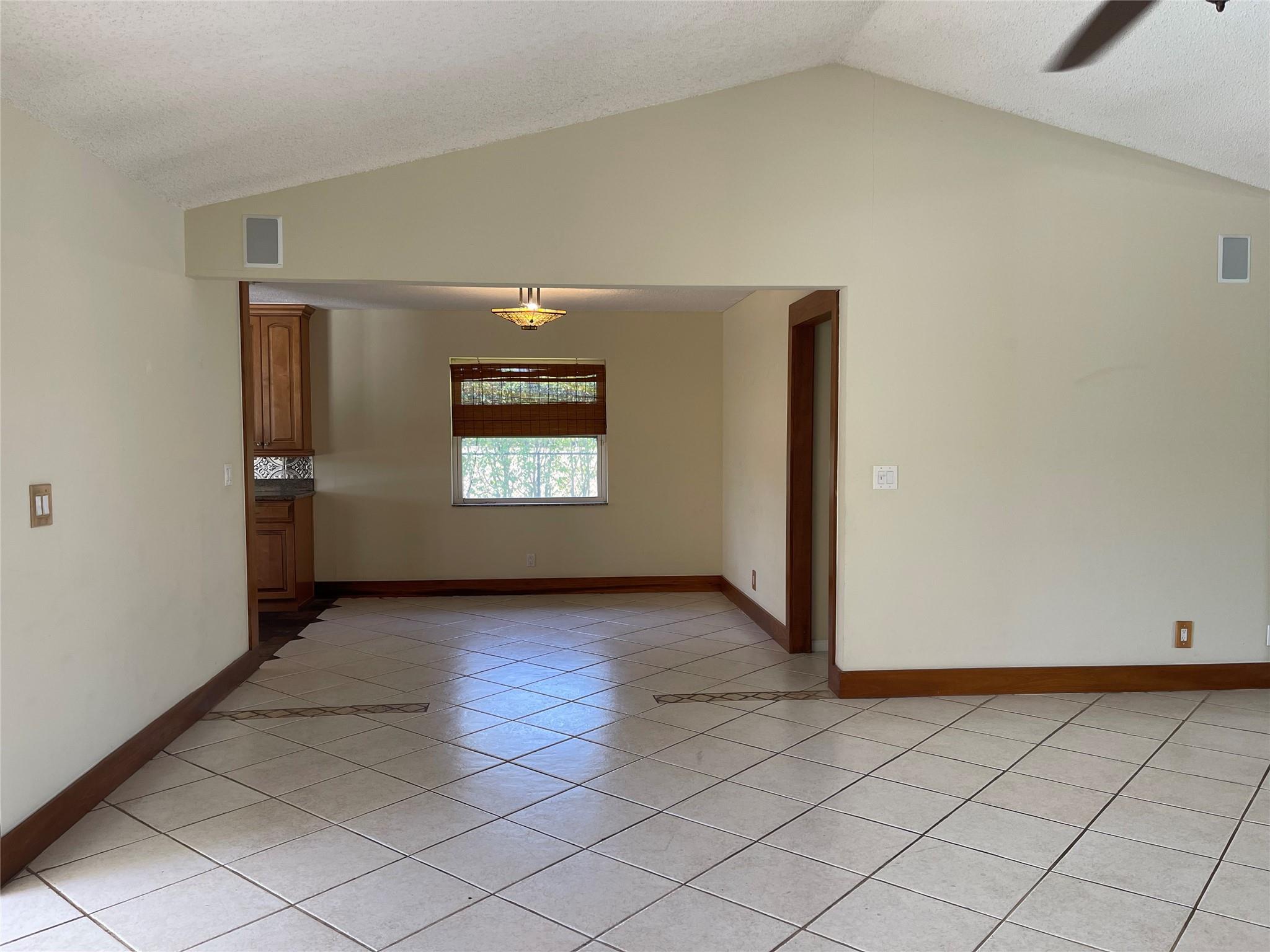 Photo for 10010 NW 11th Mnr, Coral Springs, FL 33071 - Listing #FX-10497303 10010 NW 11th Mnr, Coral Springs, FL 33071