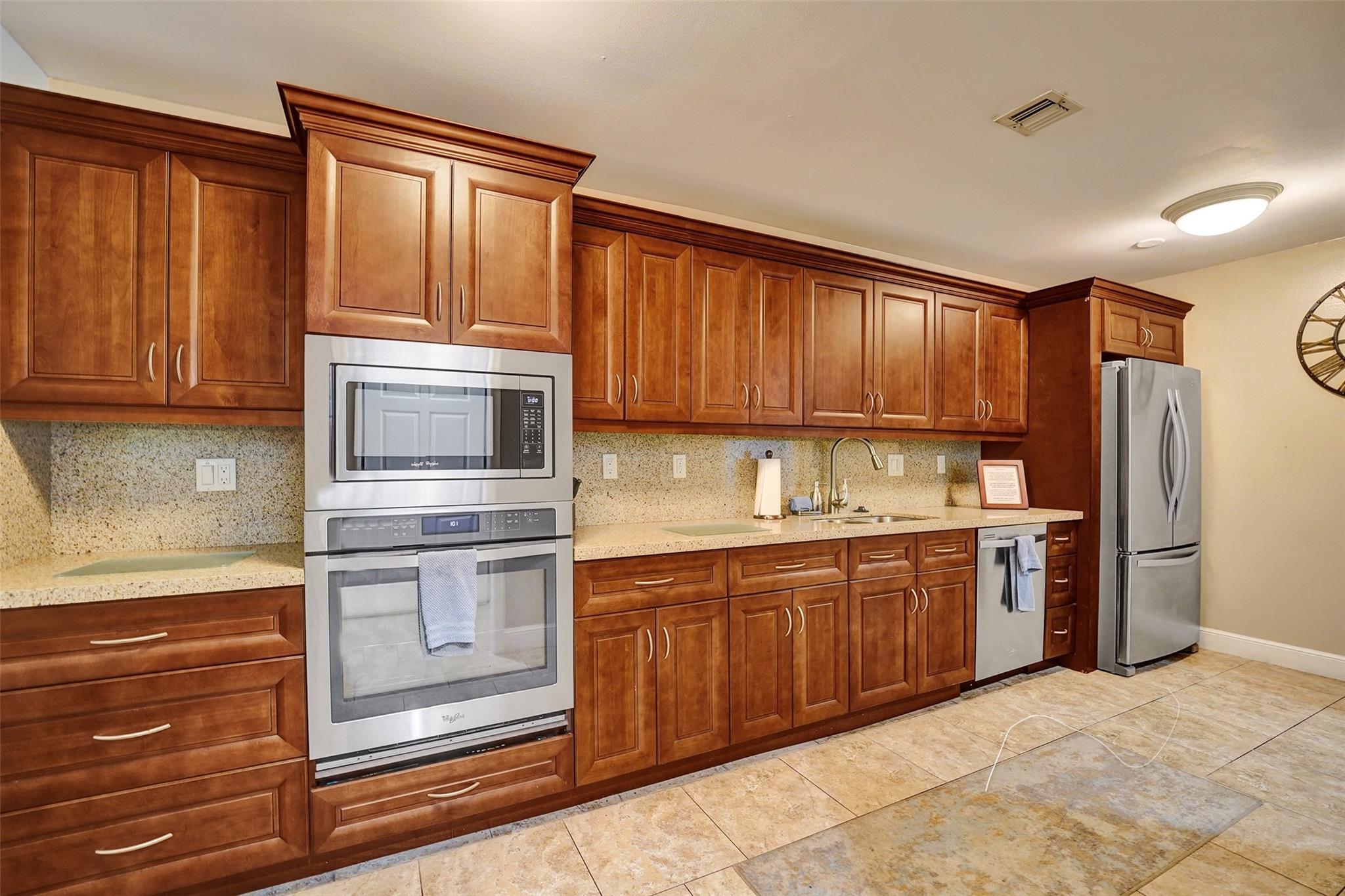 Photo for 1940 NE 2nd Avenue, 205J, Wilton Manors, FL 33305 - Listing #FX-10522645 1940 NE 2nd Avenue, 205J, Wilton Manors, FL 33305