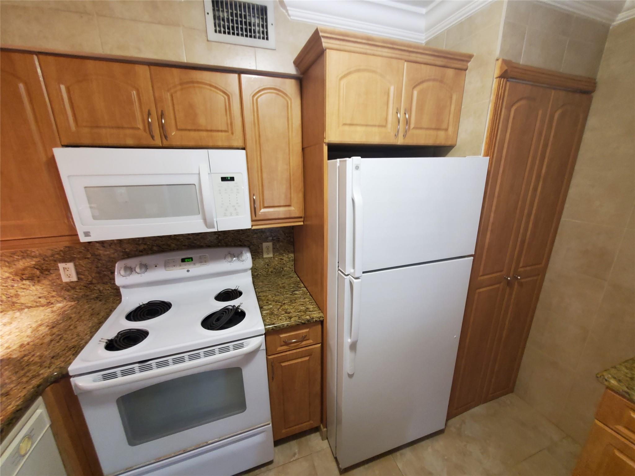 1046 Coral Club Drive, Coral Springs, FL 33071