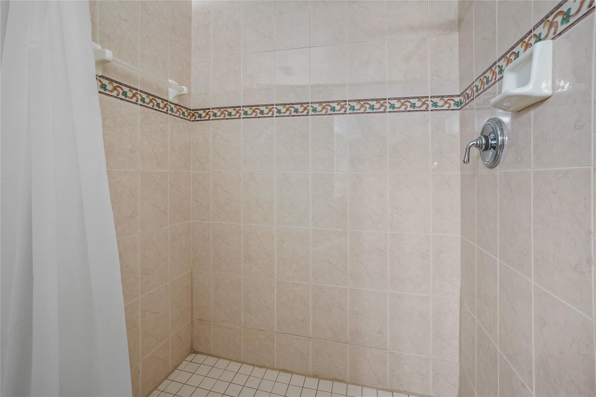 Master Shower - 1st level