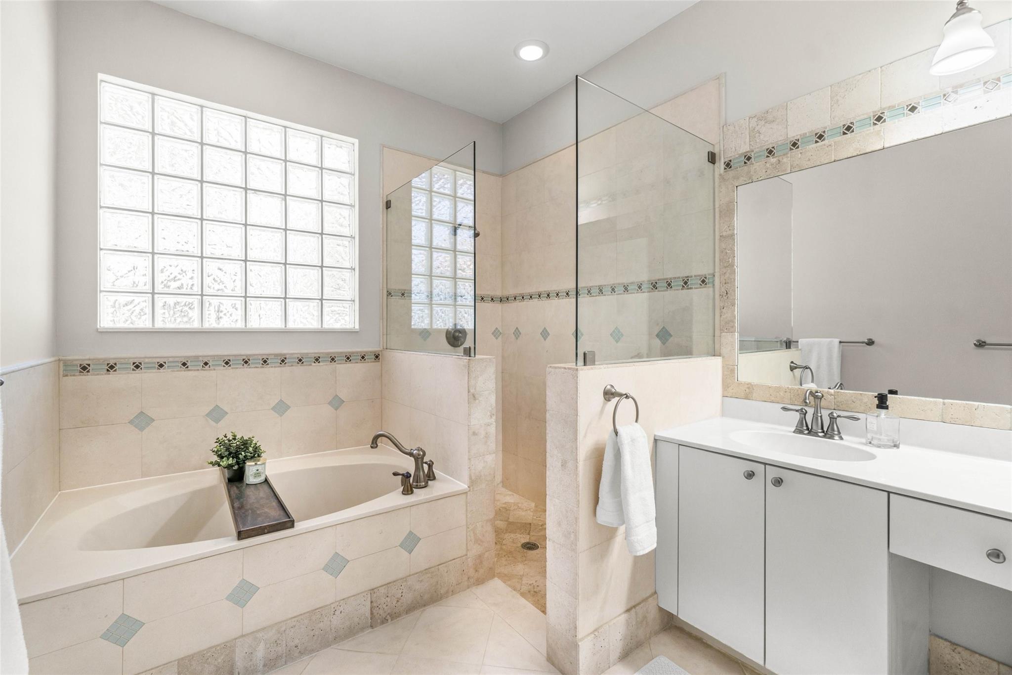 5260 NW 112th Way, Coral Springs, FL 33076