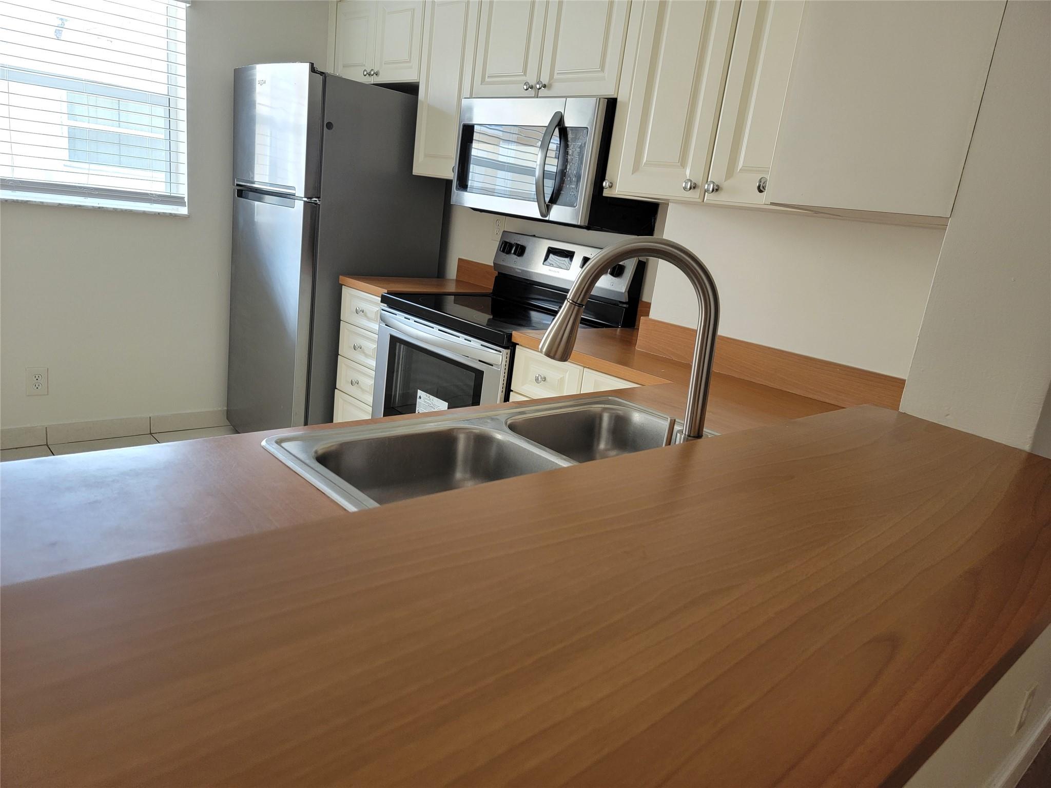 12255 Royal Palm Bl 8-O, Coral Springs, FL 33065