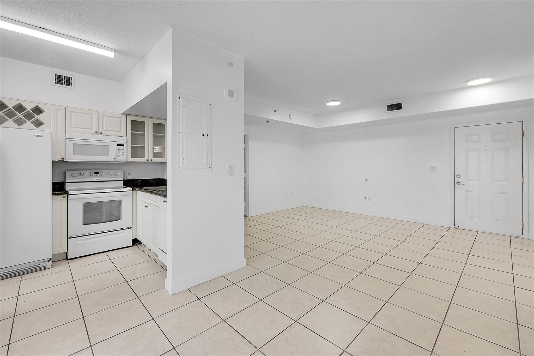 Photo for 1 Glen Royal Parkway 1010, Miami, FL 33125 - listing #FX-10550678 1 Glen Royal Parkway 1010, Miami, FL 33125