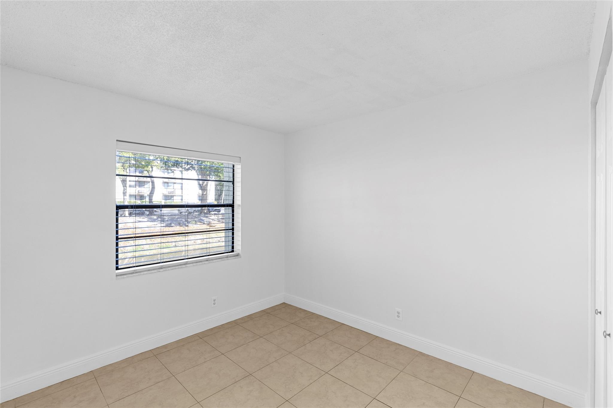 2661 Riverside Drive 2, Coral Springs, FL 33065
