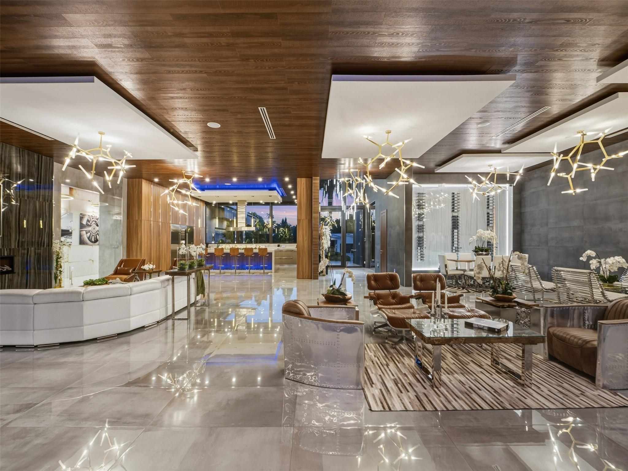 Open Living with Walls of Glass