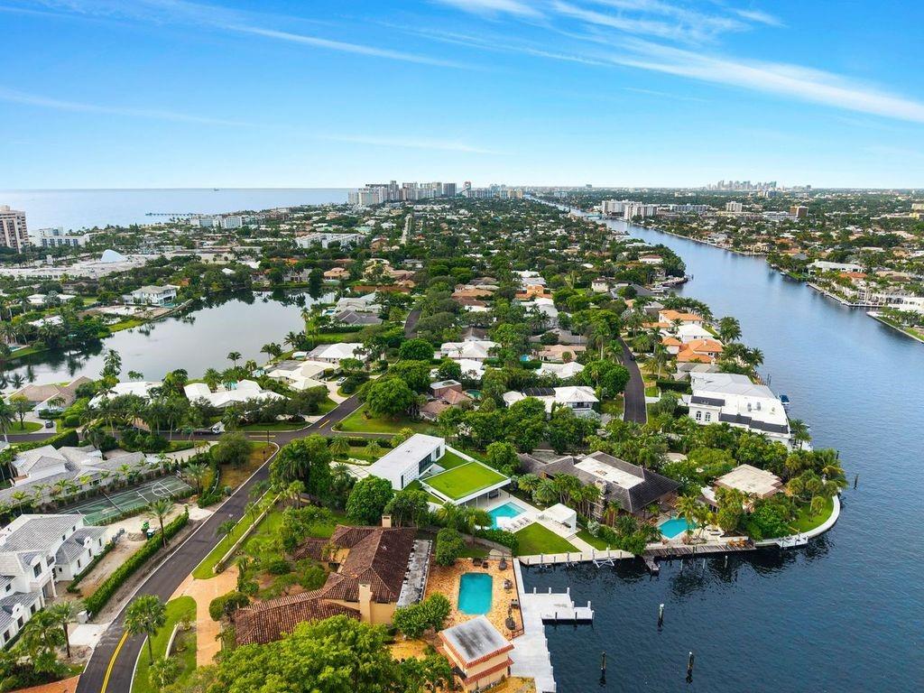 19 Gatehouse Road, Sea Ranch Lakes, FL 33308