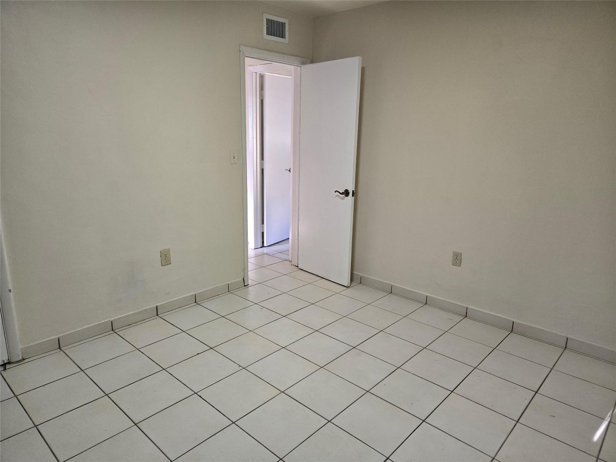 Photo for 1560 NE 111th Street, 2, Miami, FL 33161 - Listing #FX-10498691 1560 NE 111th Street, 2, Miami, FL 33161