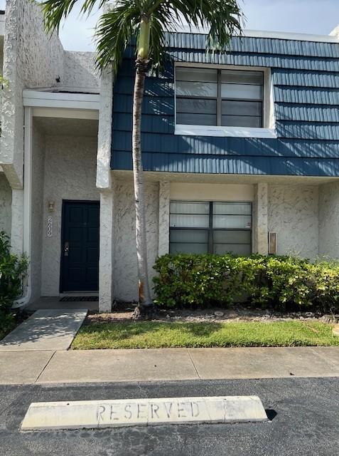 Photo for 2609 N 40th Avenue, Hollywood, FL 33021 - listing #FX-10536180 2609 N 40th Avenue, Hollywood, FL 33021