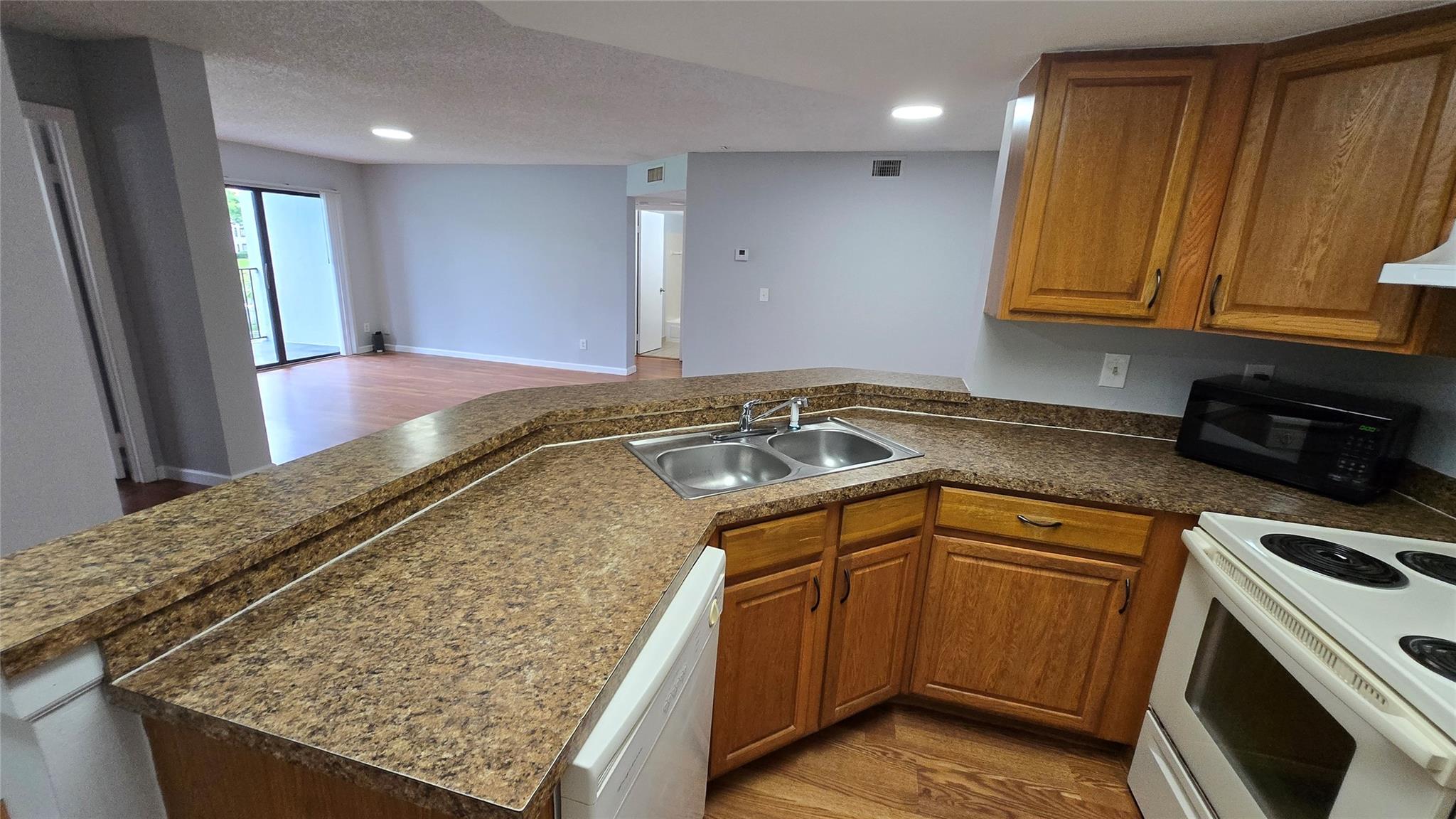 Photo for 9044 W Atlantic Boulevard, 324, Coral Springs, FL 33071 - listing #FX-10528340 9044 W Atlantic Boulevard, 324, Coral Springs, FL 33071