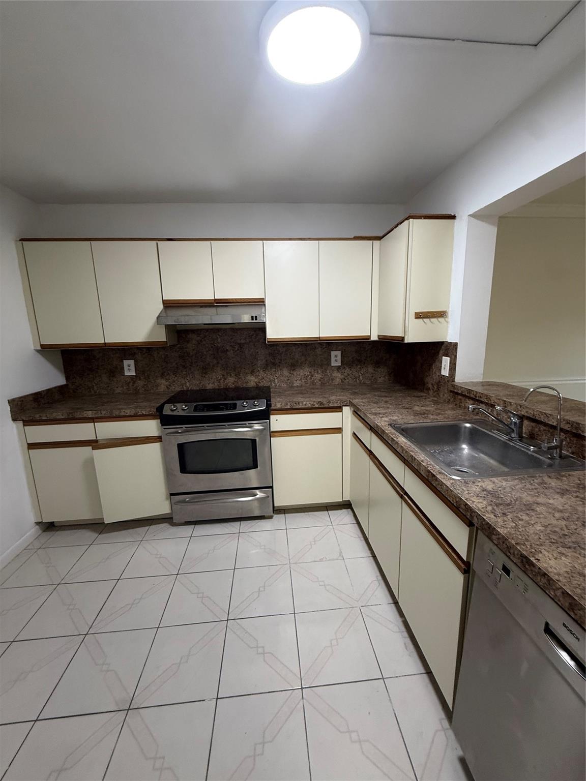 2075 Coral Ridge Drive 2075, Coral Springs, FL 33071