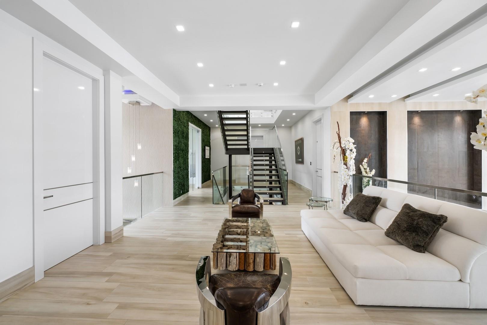 2437 Delmar Place, Fort Lauderdale, FL 33301