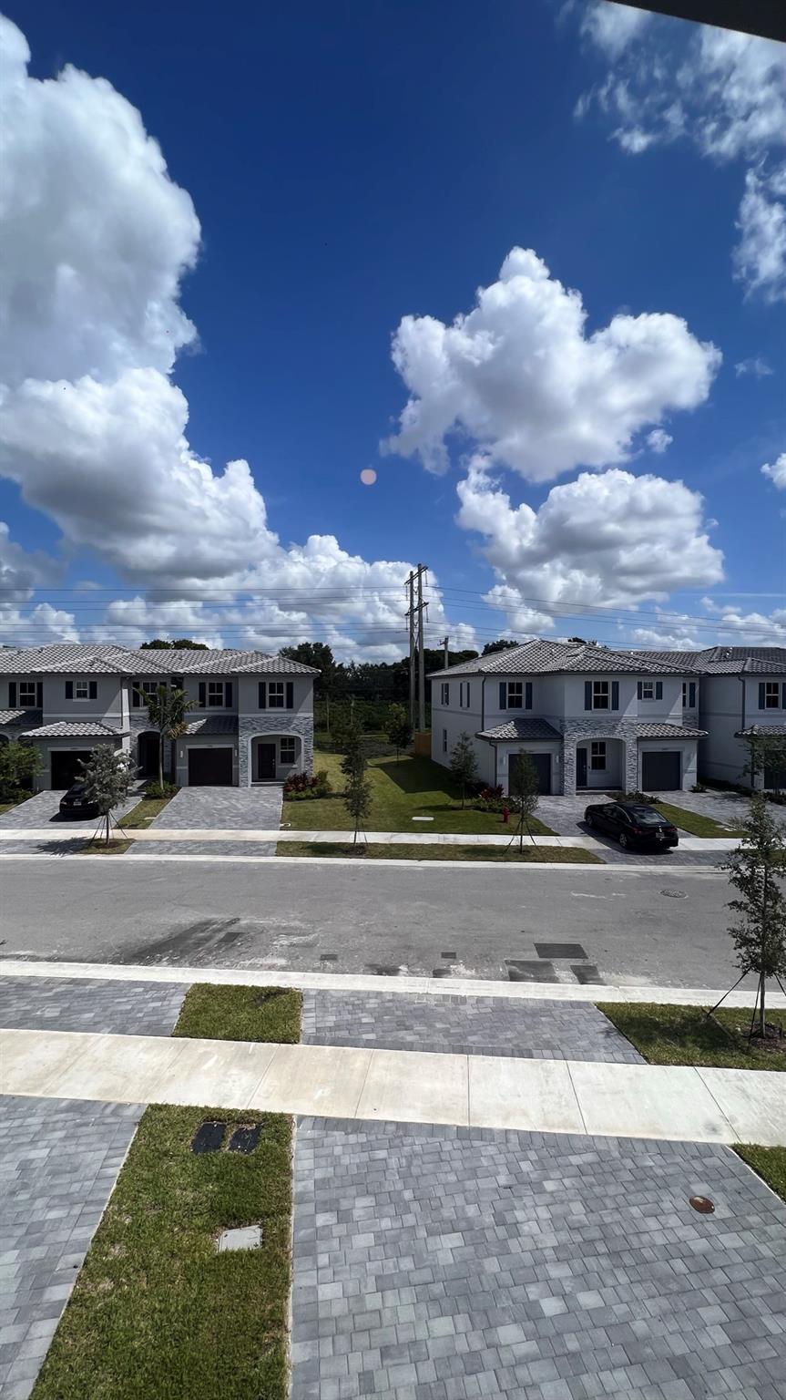 11960 NW 47 Mnr 11960, Coral Springs, FL 33065