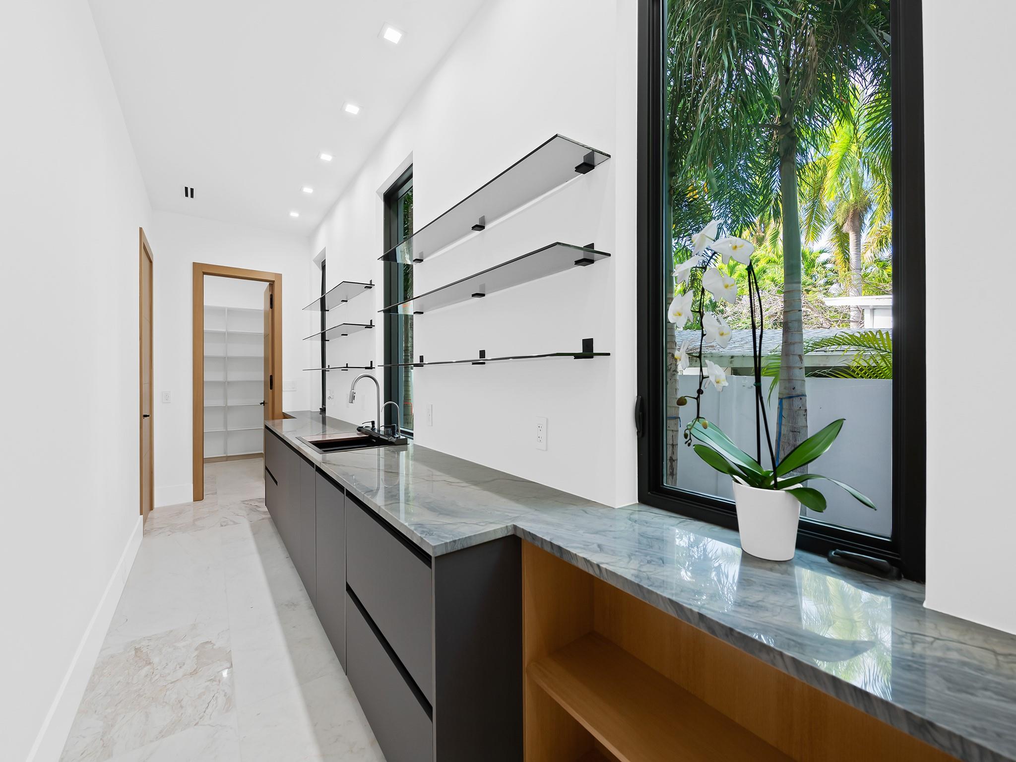 111 Fiesta Way, Fort Lauderdale, FL 33301