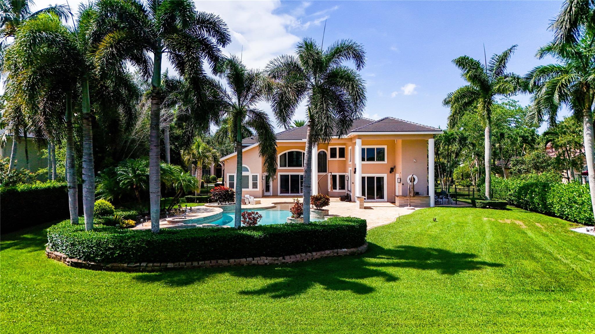 Photo for 10792 Pine Lodge Trail, Davie, FL 33328 - Listing #FX-10511577 10792 Pine Lodge Trail, Davie, FL 33328