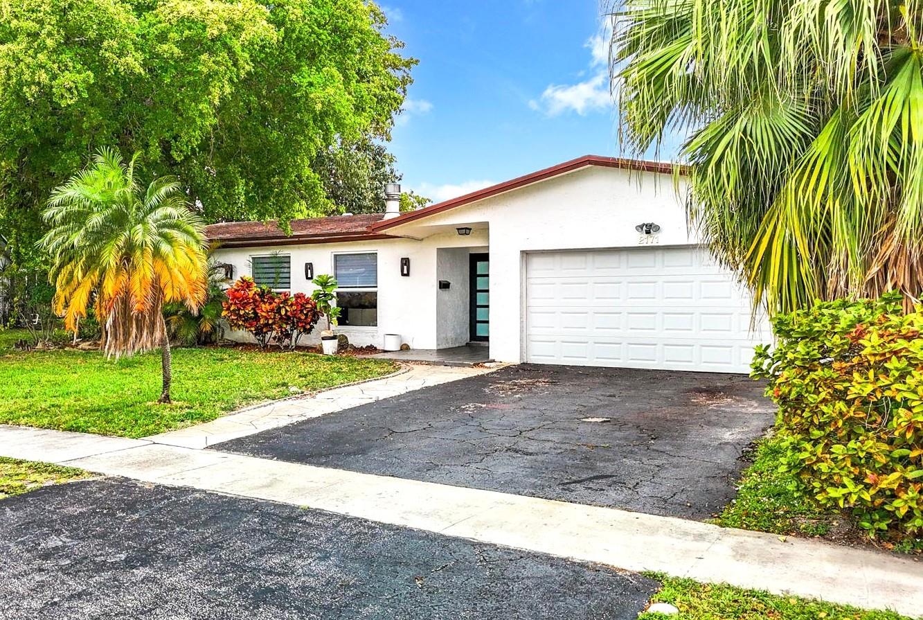 Photo for 2171 NW 87th Avenue, Sunrise, FL 33322 - listing #FX-10537785 2171 NW 87th Avenue, Sunrise, FL 33322