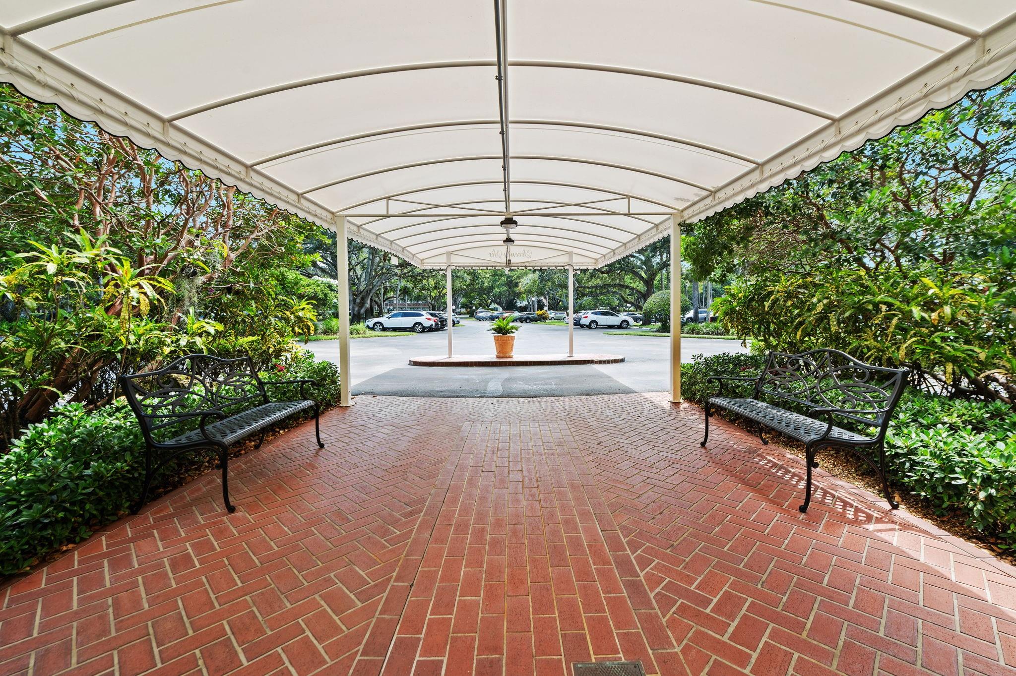 Photo for 3900 Oaks Clubhouse Drive, 305, Pompano Beach, FL 33069 - Listing #FX-10517147 3900 Oaks Clubhouse Drive, 305, Pompano Beach, FL 33069
