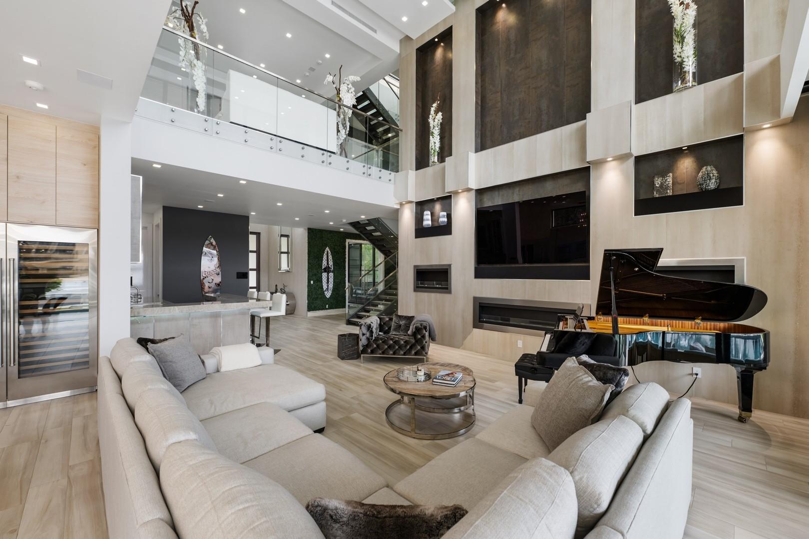 2437 Delmar Place, Fort Lauderdale, FL 33301