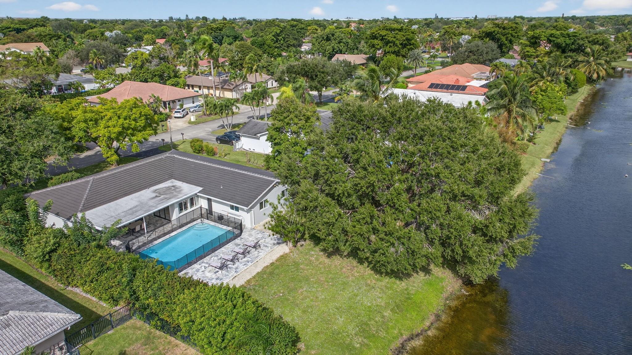 2421 NW 114th Avenue, Coral Springs, FL 33065