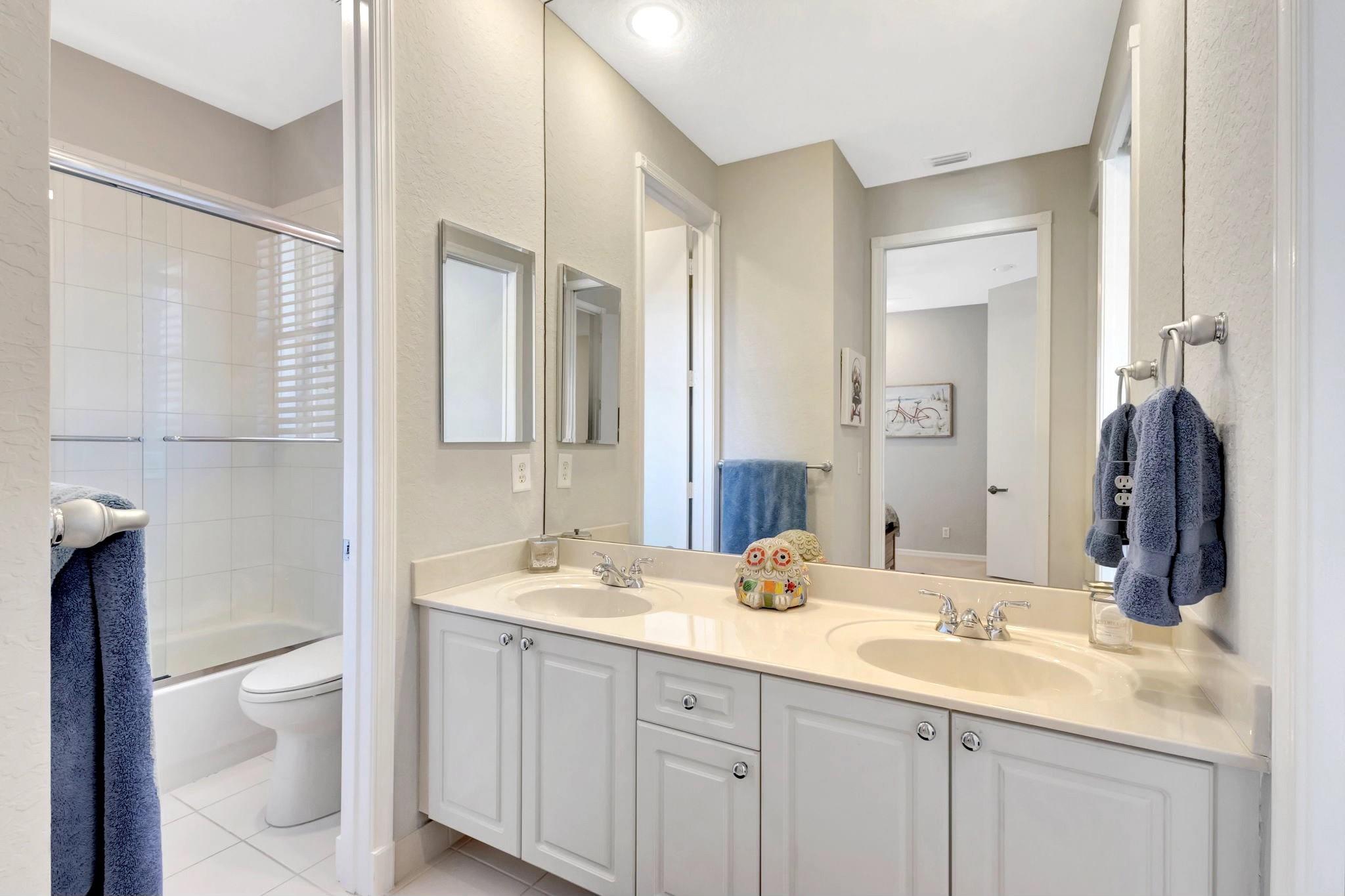 Photo for 150 Sedona Way, Palm Beach Gardens, FL 33418 - Listing #FX-10491657 150 Sedona Way, Palm Beach Gardens, FL 33418