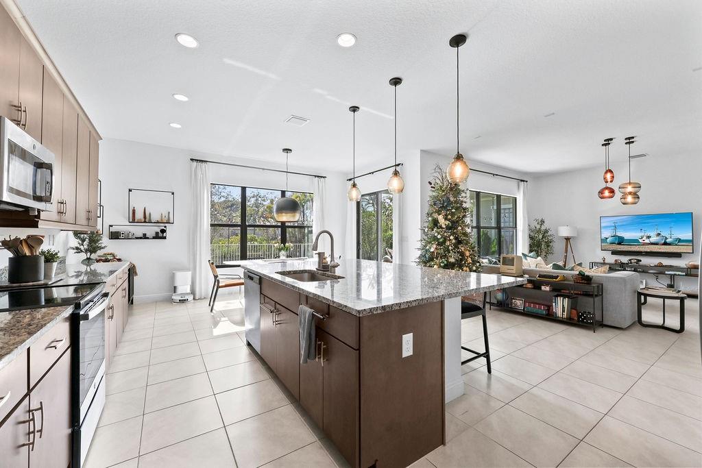 8560 NW 39 Court, Coral Springs, FL 33065