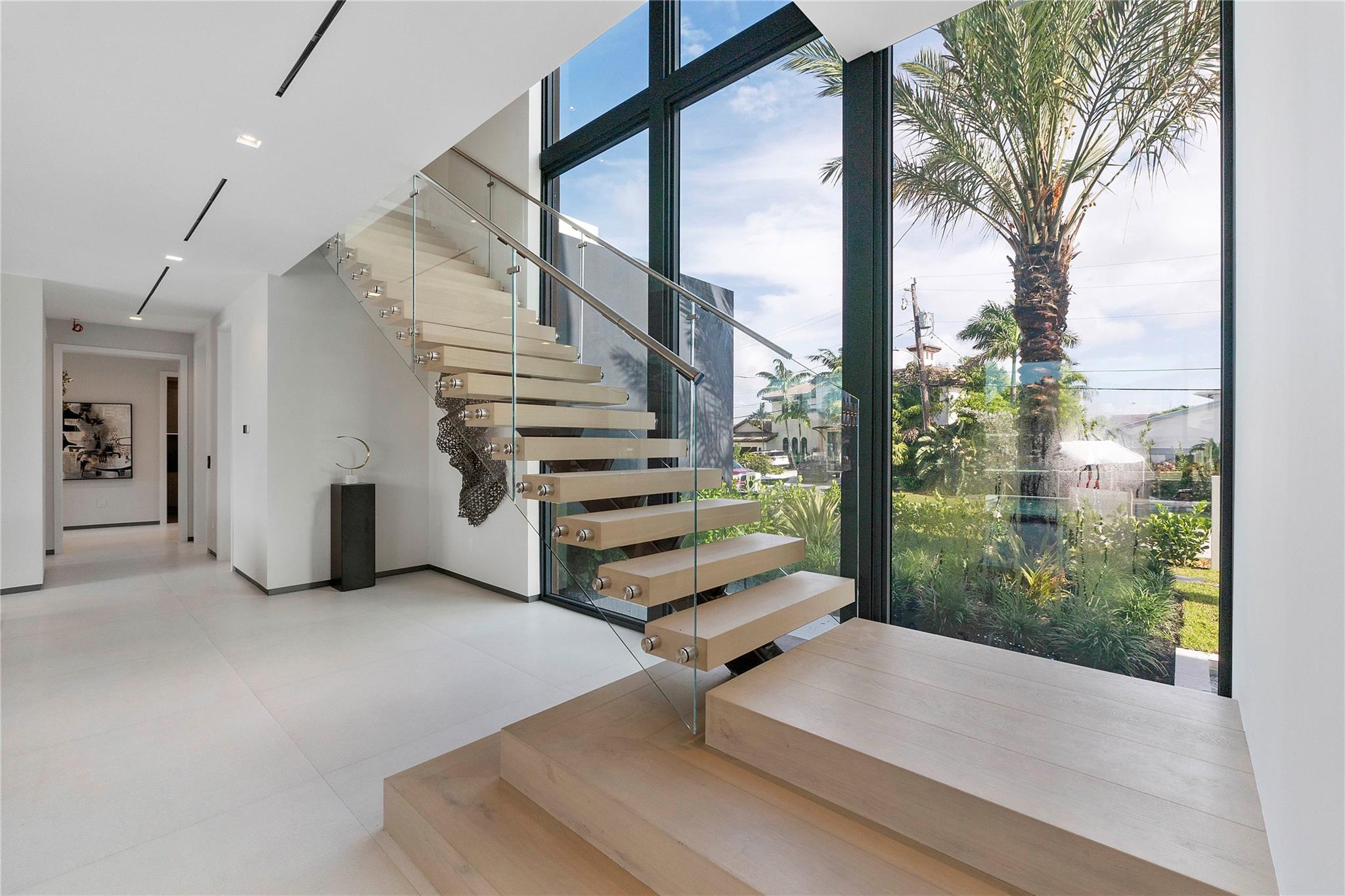 2880 NE 28th Street, Fort Lauderdale, FL 33306