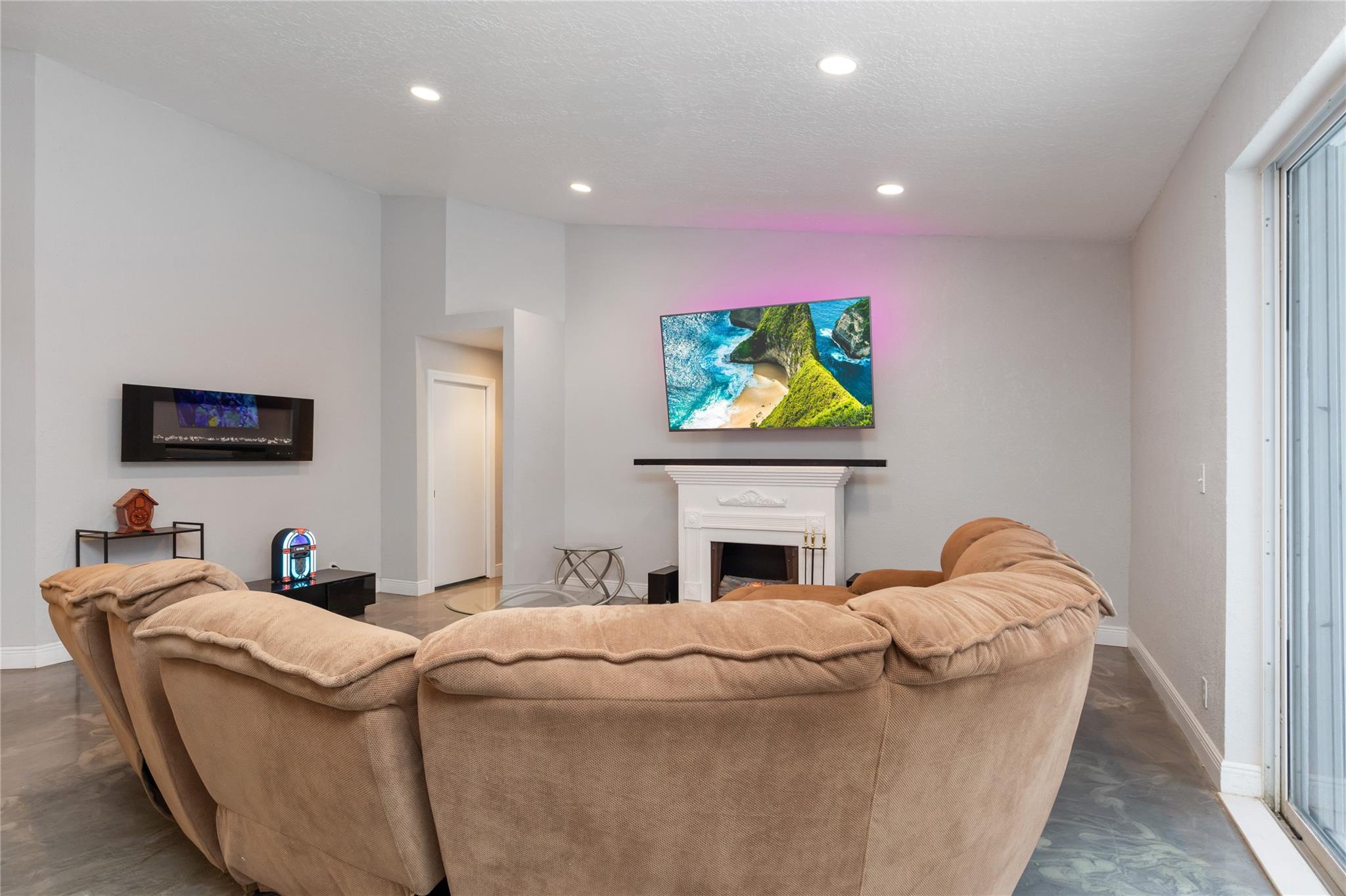 1400 NW 102nd Drive, Coral Springs, FL 33071