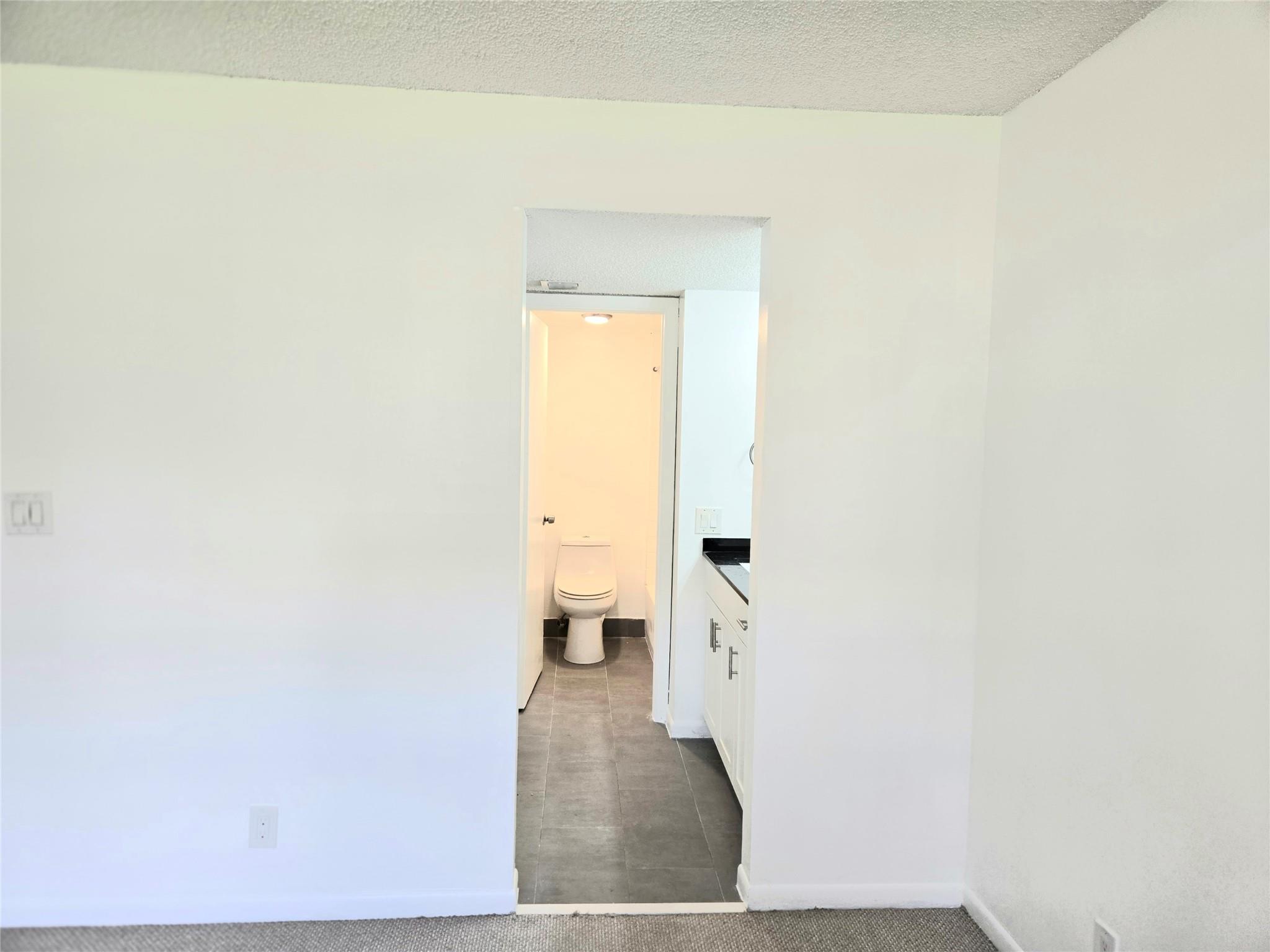 1100 NW 87th Avenue, Coral Springs, FL 33071