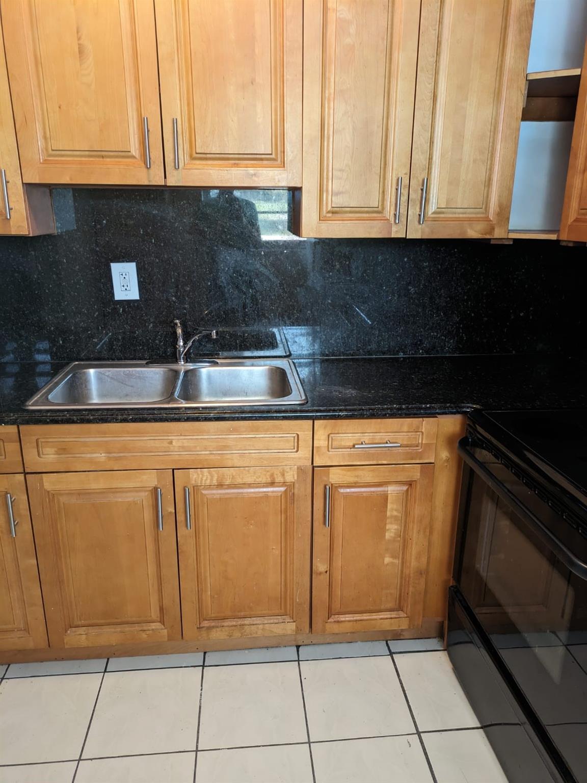 4000 NW Woodside Drive, Coral Springs, FL 33065