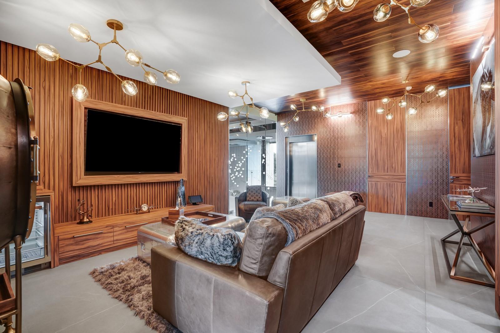 671 Middle River Drive, Fort Lauderdale, FL 33304