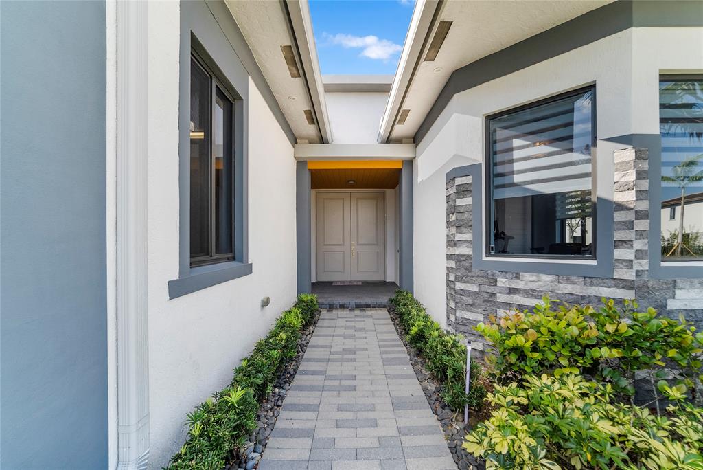 Photo for 10410 S Lago Vista Circle, Parkland, FL 33076 - Listing #FX-10434740 10410 S Lago Vista Circle, Parkland, FL 33076