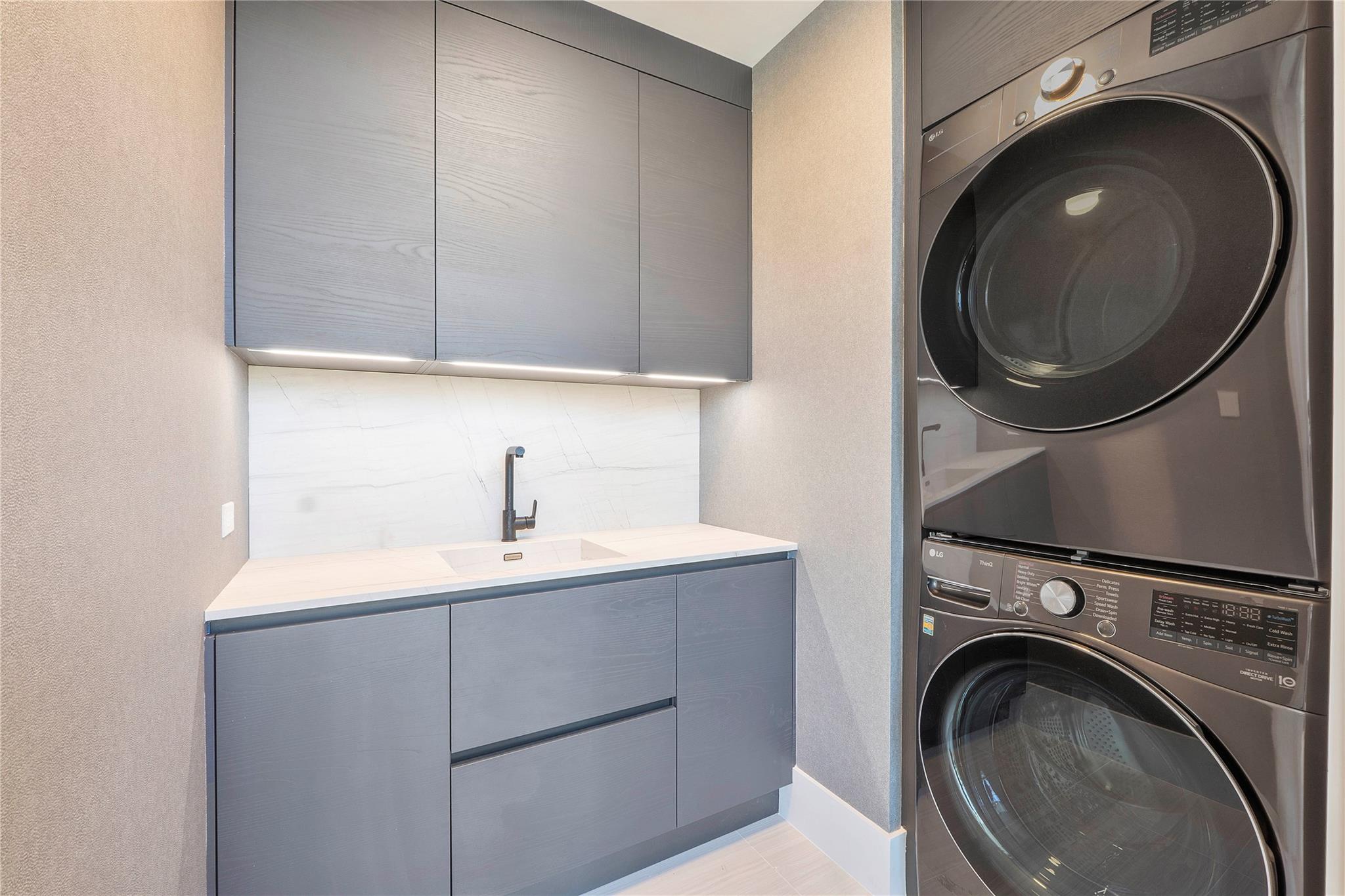 2880 NE 28th Street, Fort Lauderdale, FL 33306