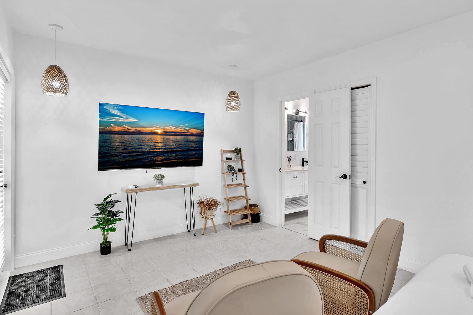 1941 Washington Street 3, Hollywood, FL 33020