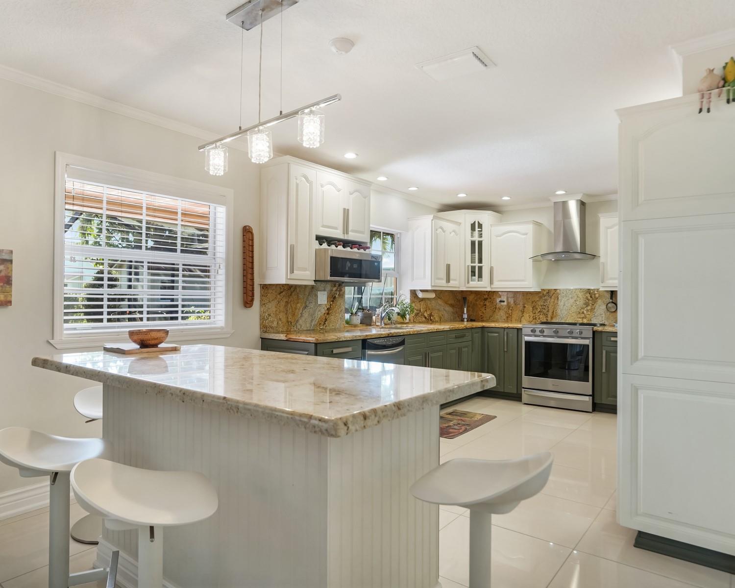 906 NW 83rd Drive, Coral Springs, FL 33071