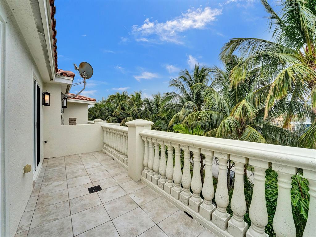 Photo for 1364 Bayview Drive, 1364, Fort Lauderdale, FL 33304 - Listing #FX-10418845 1364 Bayview Drive, 1364, Fort Lauderdale, FL 33304