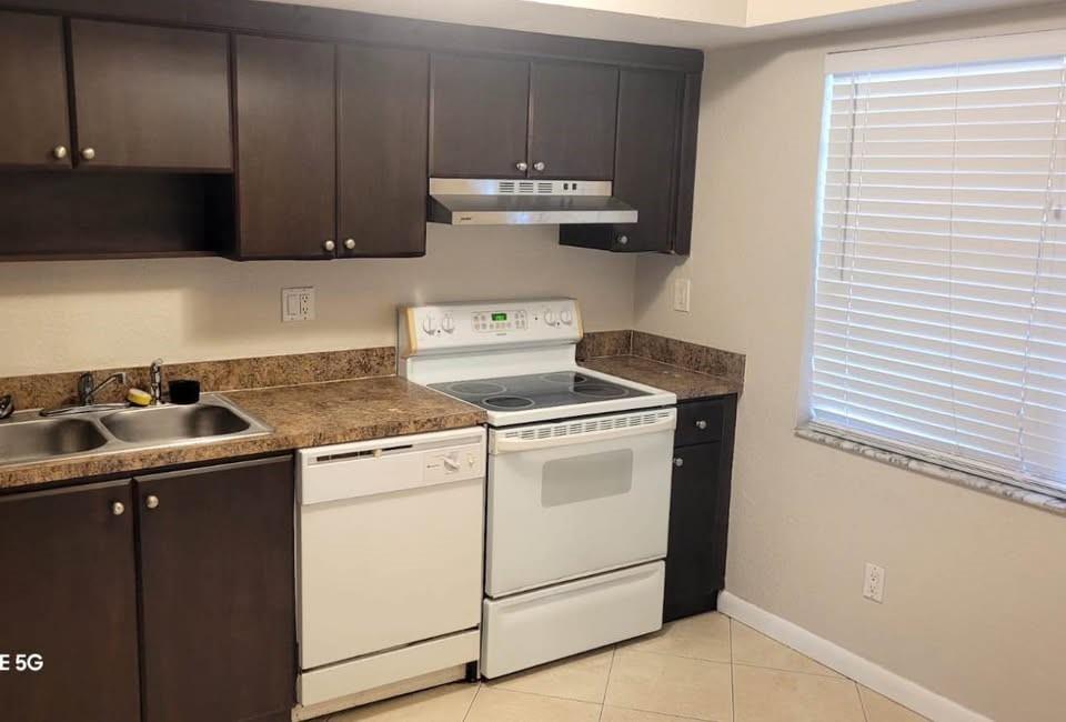 11676-1169 NW 45th Street 11676-11690, Coral Springs, FL 33065