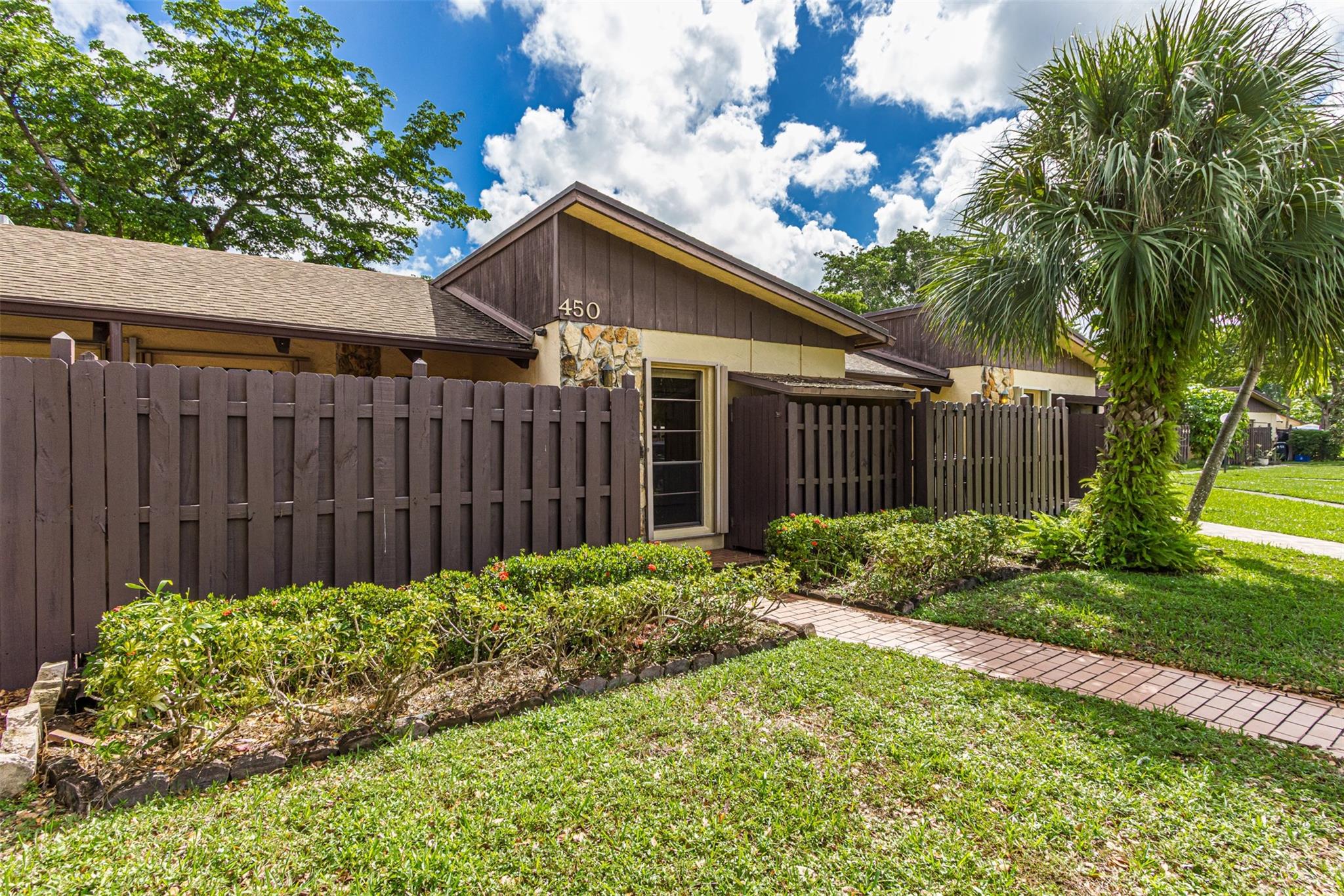 450 Briarwood Circle 2, Hollywood, FL 33024