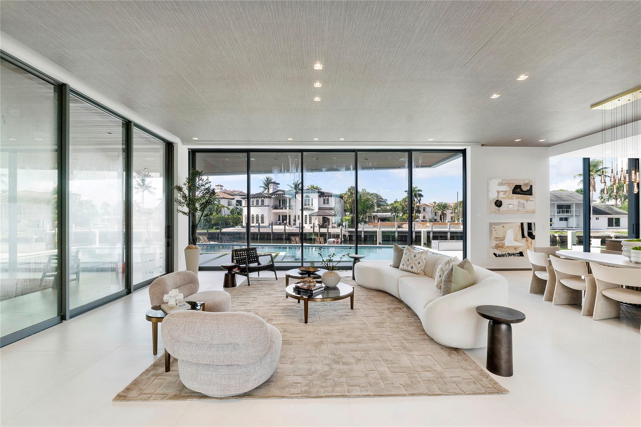 2880 NE 28th Street, Fort Lauderdale, FL 33306