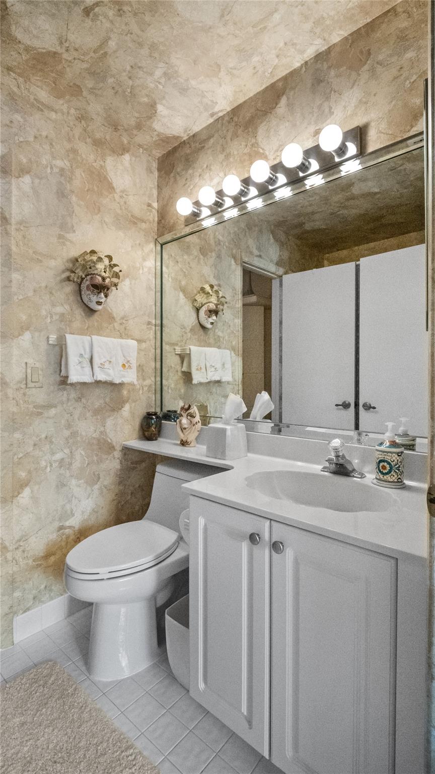 11431 Lakeview Drive 5-C, Coral Springs, FL 33071