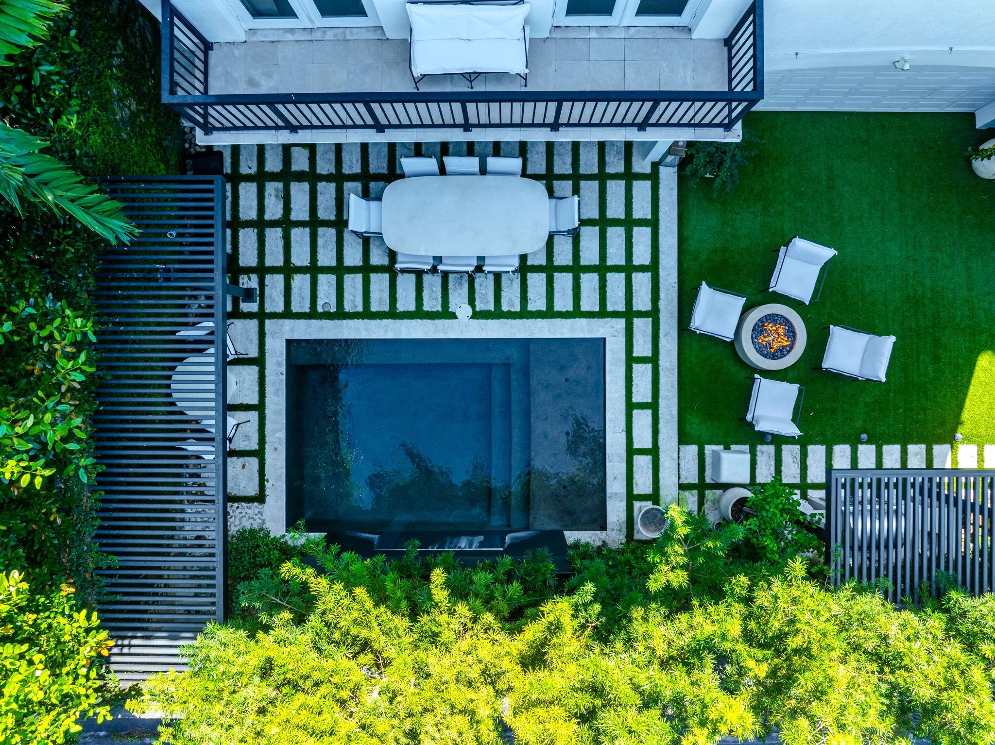 2765 Brickell Court, Miami, FL 33129