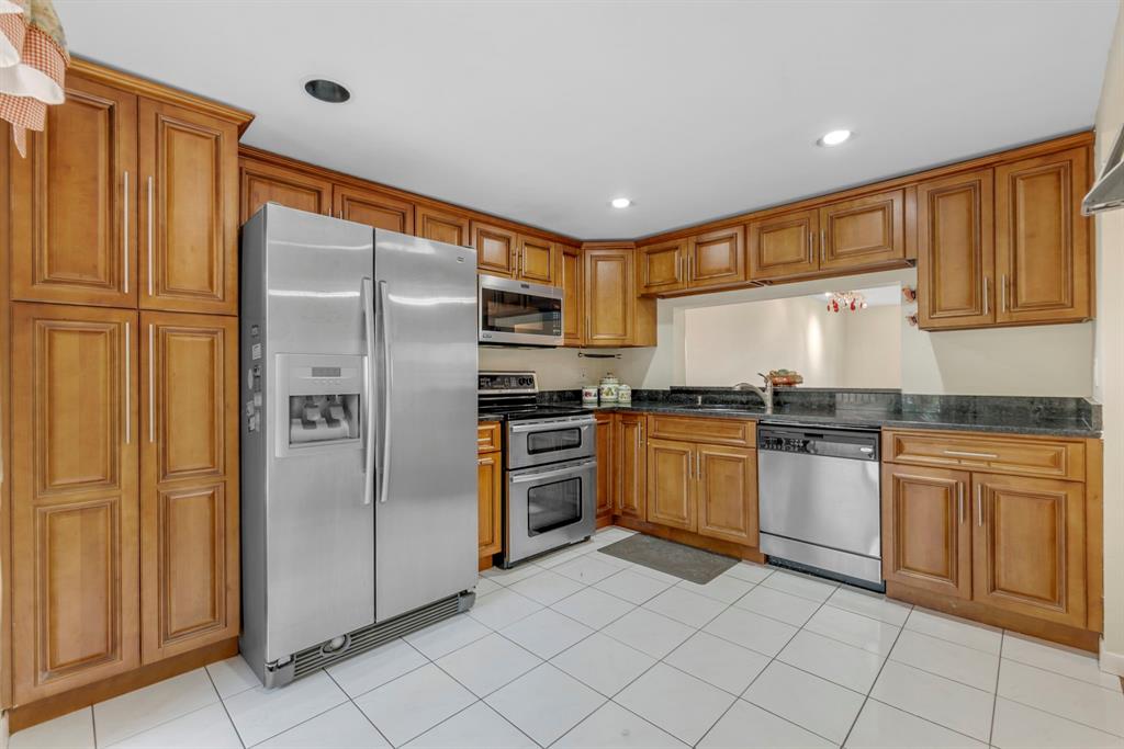 Photo for 3650 Environ Boulevard, 310, Lauderhill, FL 33319 - Listing #FX-10428303 3650 Environ Boulevard, 310, Lauderhill, FL 33319