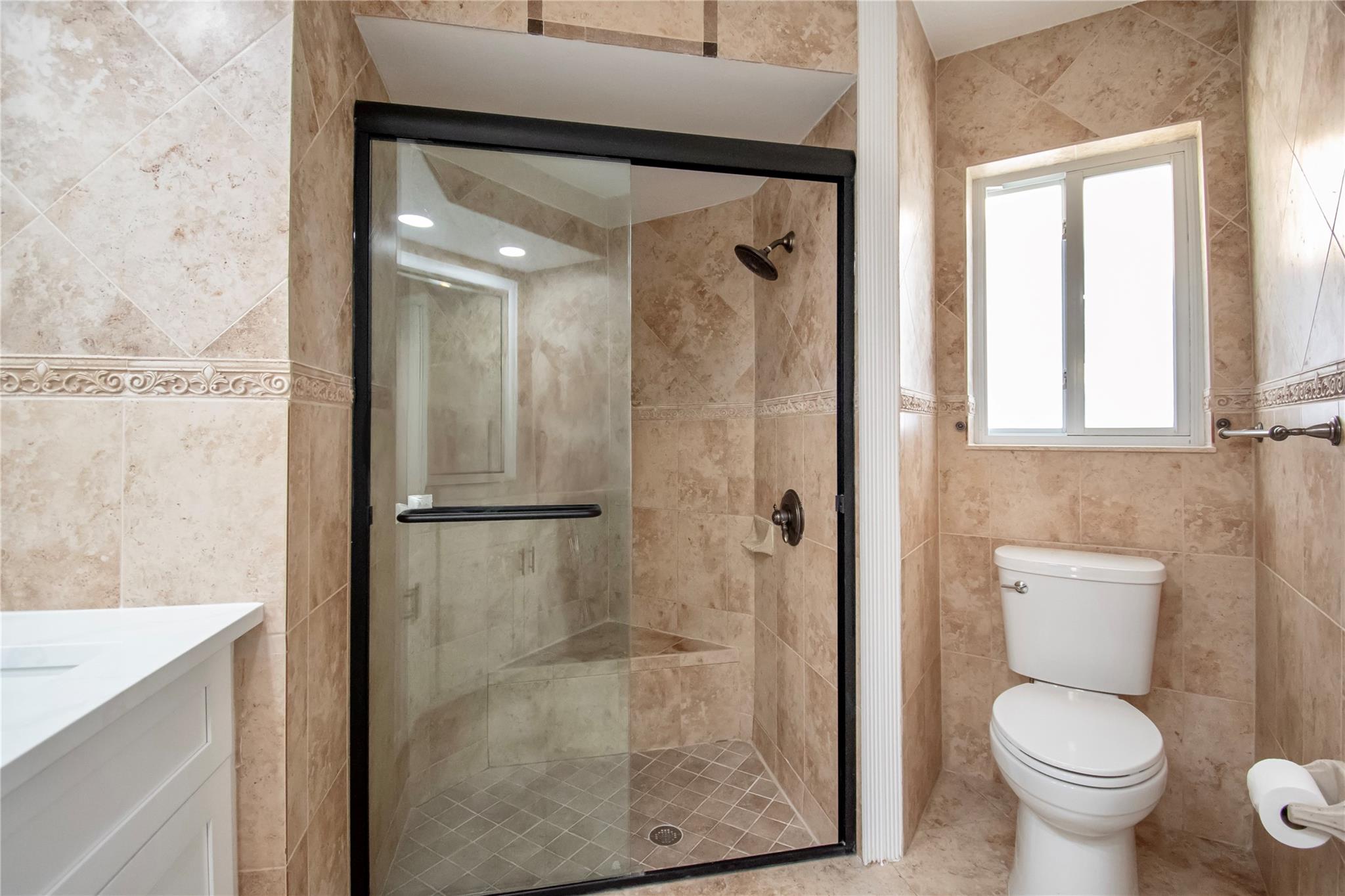 9107 Chatsworth Cascades Circle, Boca Raton, FL 33434