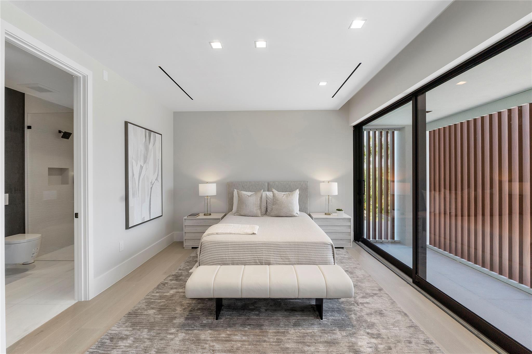 2880 NE 28th Street, Fort Lauderdale, FL 33306