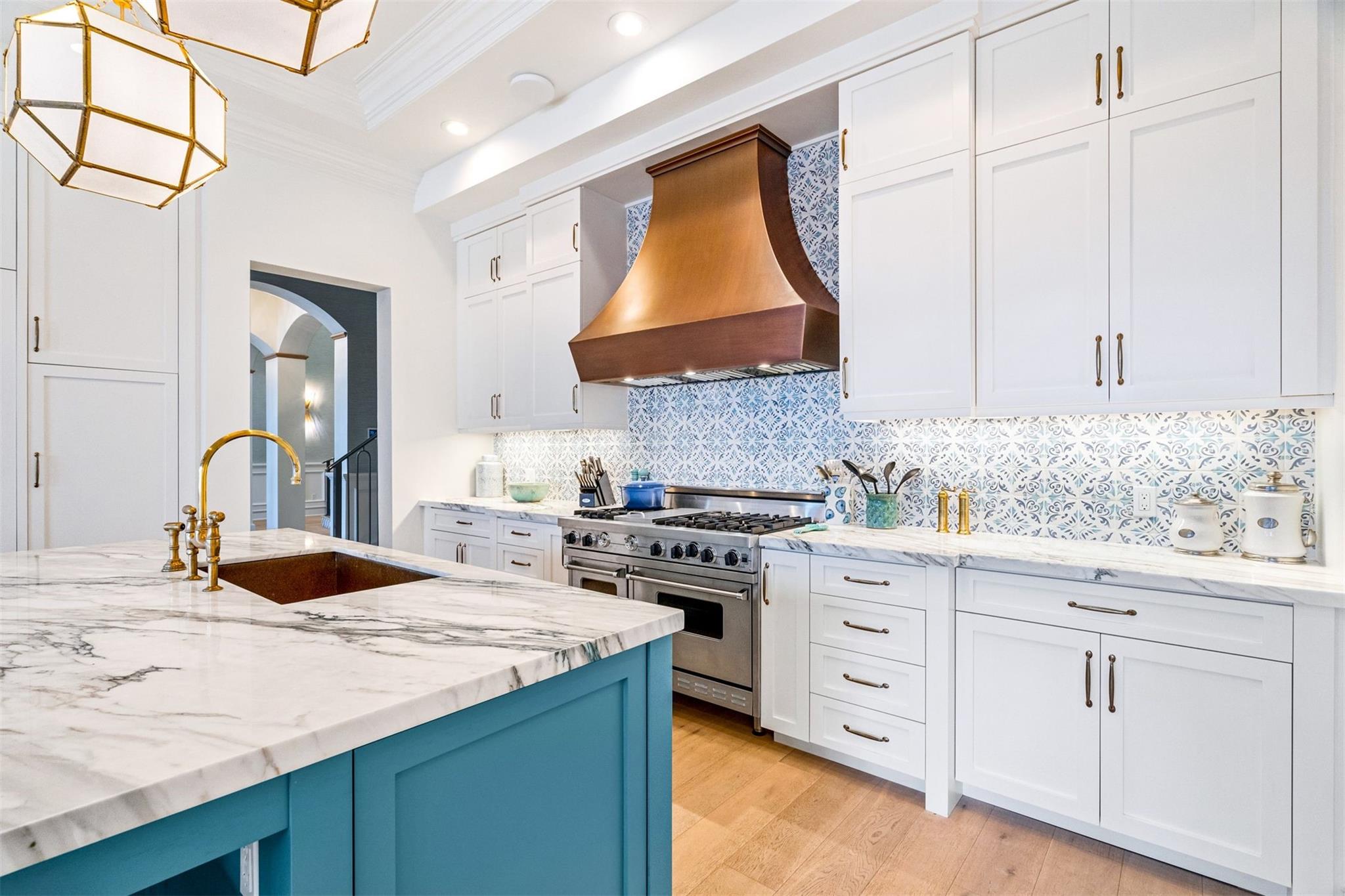 2530 Laguna Drive, Fort Lauderdale, FL 33316