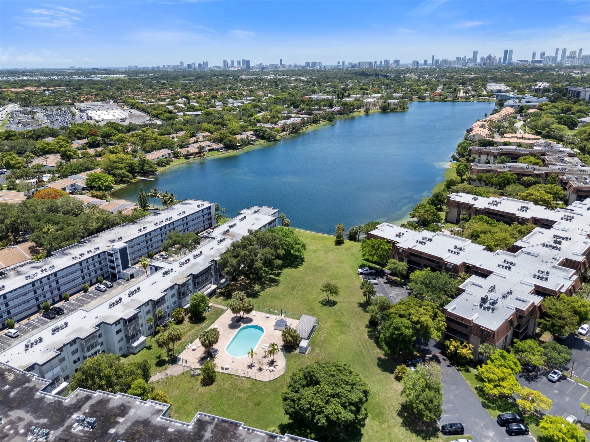 441 NE 195th Street 302, Miami, FL 33179