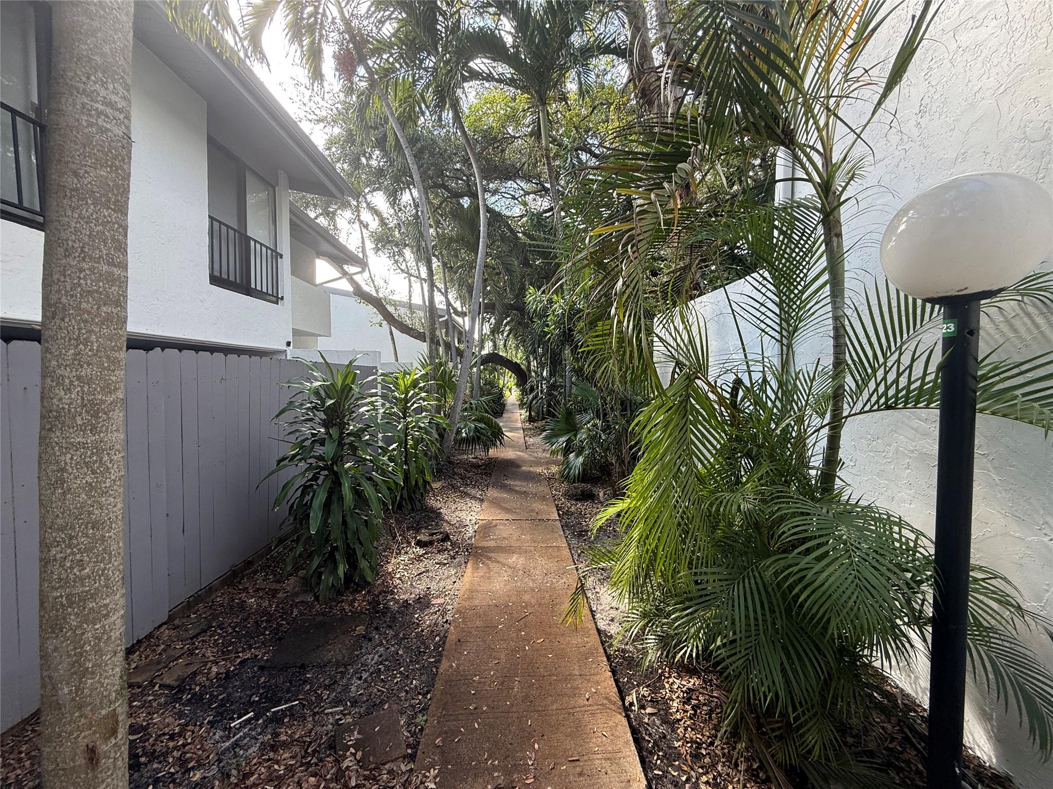 19428 NE 26th Avenue 103, Miami, FL 33180